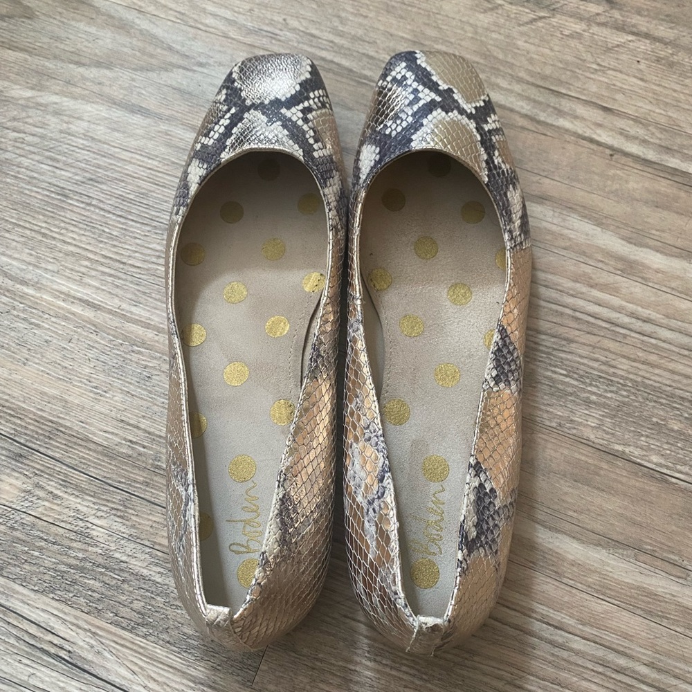 BODEN Olive Ballerinas Pale Gold Snake Sz 41/9.5Leather Flats Square Toe Slip On - Picture 2 of 6